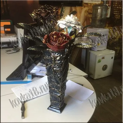 Купить Кованые розы в вазе ручной работы по цене 15 500 руб. в интернет  магазине Железные братья
