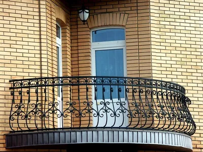 Балконы, кованые козырьки