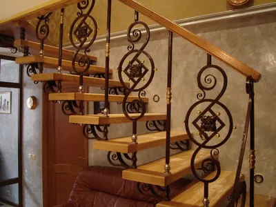 ᐈ Кованая лестница в частном доме