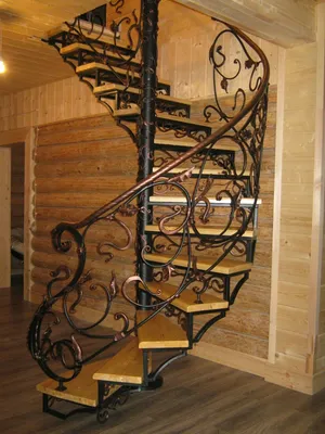 Кованые лестницы в Самаре на заказ, варианты и цены от производителя.
