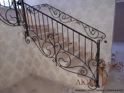 Металлическая лестница в дом с элементами ковки - Сварог