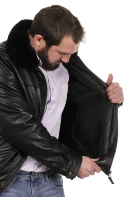 Короткая женская кожаная куртка оверсайз черная - купить за 18 900 руб в  интернет магазине tosamoe55.ru | Артикул: Пт1193
