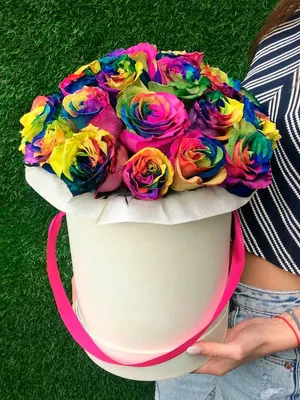 Разноцветные розы и эустома в магазине цветов Баку