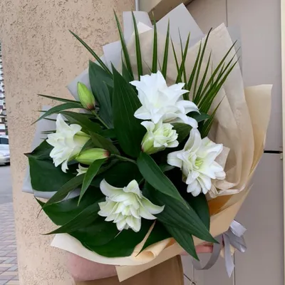 Купить букет лилий в Ростове-на-Дону с доставкой. | White lily bouquet,  White lily flower, Boquette flowers