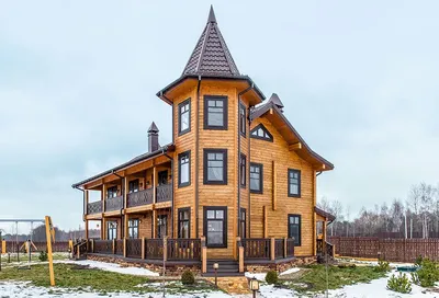 Деревянный дом с шестигранным эркером-башней | Дома из клееного бруса |  Журнал «Деревянные дома»