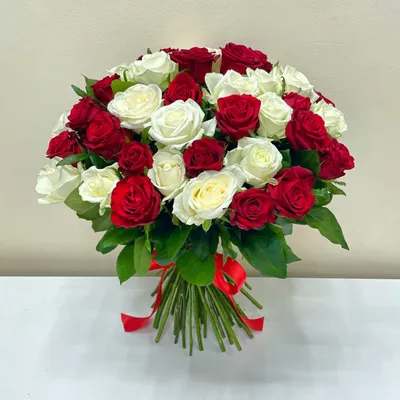 Букет из 9 красных и белых роз Эквадор» - купить в Волгограде за 2 990 руб