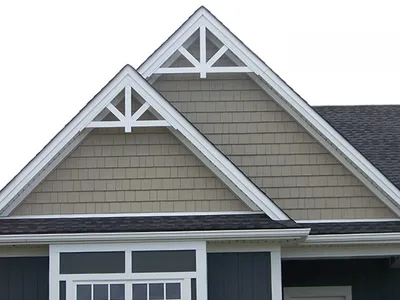 Каркасные дома: Z4 — Компактный дом в традиционном стиле с двускатной  крышей и красивыми мансардными окнами