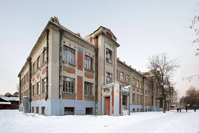 Красивые ученики и учителя школ Sneerful положение в интерьере шкафчиков  обратно к вектору мультфильма концепции школы Иллюстрация вектора -  иллюстрации насчитывающей крыто, иллюстрация: 193669401