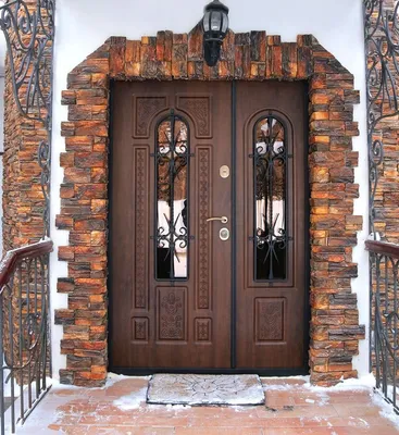 Двухстворчатые входные двери для частного дома купить в СПб — цена входной  двери в дом двухстворчатой на заказ