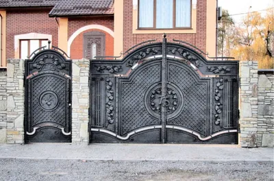 Красивые ворота из металла: цена 23400 грн - купить Заборы и ограждения на  ИЗИ | Днепропетровская область