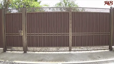 Красивые ворота для частного дома с забором и калиткой - 39 фото