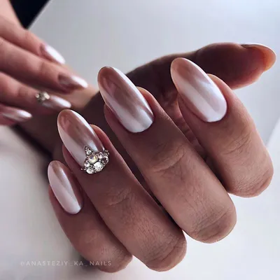 Аlenka_nails_Melitopol - Френч на красивый миндаль 😍🤤 просто шедеврально!  И ничего лишнего! Выполнена работа: Аппаратный маникюр; Форма ноготков  «миндаль»; Выравнивание и укрепление ногтевой пластины; Покрытие ногтей  гель лаком; Дизайн: френч Время ...