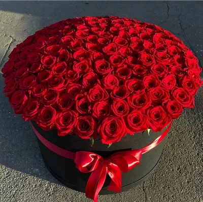 Красные розы в коробке от 81 шт. за 15 190 руб. | Бесплатная доставка  цветов по Москве