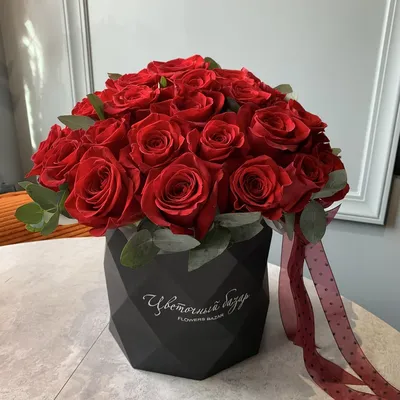 Шляпная коробка с красными розами - заказать в интернет-магазине «La  Bouquet»