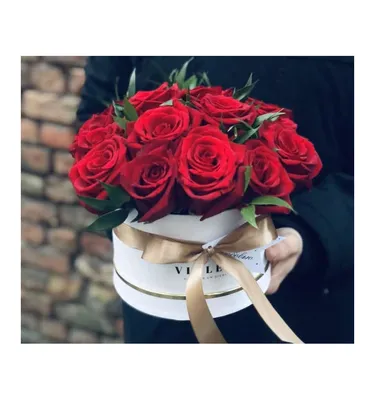 Almaflowers.kz | Красные и белые розы в черной подарочной коробке \"Maison  des fleurs\" - заказать в Алматы по лучшей цене с доставкой
