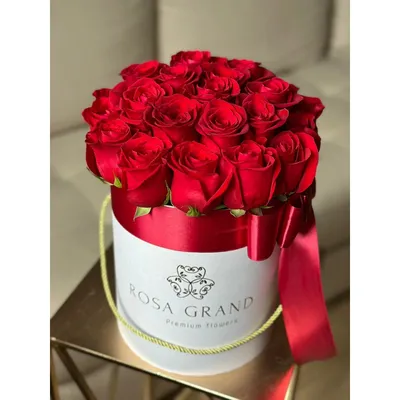 Красные розы в коробке от 9 шт. за 3 990 руб. | Бесплатная доставка цветов  по Москве