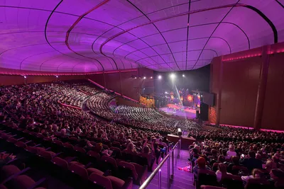Отзыв о Концертный комплекс \"Крокус Сити Холл\" (Россия, Москва) |  Современный и огромный комплекс для проведения различного рода мероприятий.