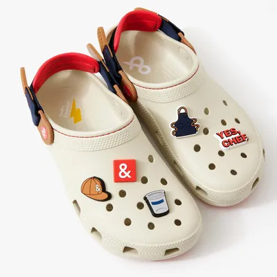 Crocs is once again donating its shoes to healthcare workers | CNN Business