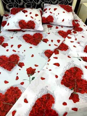 Кровать свадьбы покрытая с лепестками розы Стоковое Фото - изображение  насчитывающей поженено, покрыно: 76635254