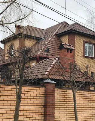 Стили и формы крыш частных домов