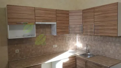 Угловая кухня с фасадами из экошпона — выполненные проекты компании «Кухни  от природы»
