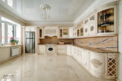 Купить угловую кухню 4,25×2,30 беж с золотой патиной в Салехарде - КУХНИ -  Классическая мебель в Екатеринбурге