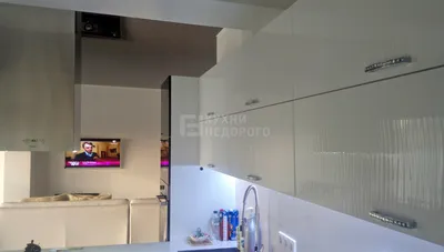 Большая угловая кухня из двухцветной эмали \"Альта арт.04\" по проекту  дизайнера фабрики \"Дешевая Мебель\"