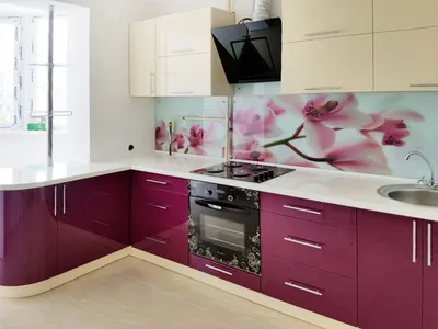 Кухонный гарнитур из пластика с розовыми фасадами | Майя - фабрика мебели