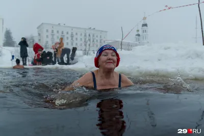 Жаркая баня и зимнее купание в проруби: путь к здоровью или недугам? -  Delfi RUS