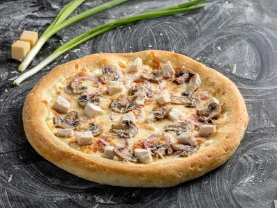 Вкусная Острая Куриная Пицца Буйволов Коробке Высокое Качество Фото  стоковое фото ©azerbaijan_stockers 481165476