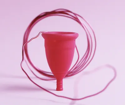 Что означают сгустки крови во время менструации и когда нужно обратиться к  врачу | Flacon