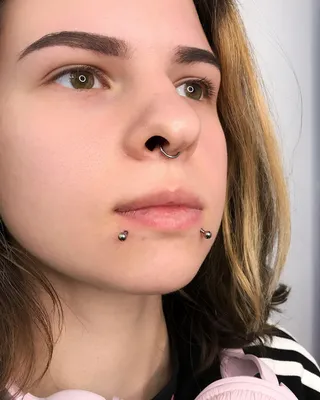 PIERCING BAR Пирсинг лабрет