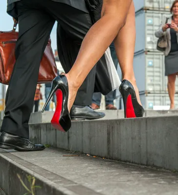 Женские черные лаковые туфли лодочки на каблуке лабутен Лабутены Christian  Louboutin So Kate 12 см Hot Chick (ID#2024720309), цена: 4999.40 ₴, купить  на Prom.ua