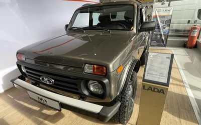 АвтоВАЗ назвал стоимость уникальной Lada 4x4 с кожаным салоном -  Рамблер/авто