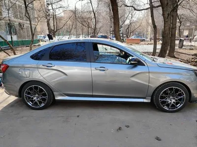 Заряженный\" седан Lada Vesta Sport вновь получил красный и чёрный цвета