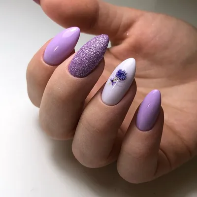 Фиолетовый маникюр с блестками: дизайн длинных и коротких ногтей