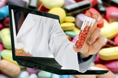 Аптечка в дорогу: какие лекарства взять и как провезти их за границу