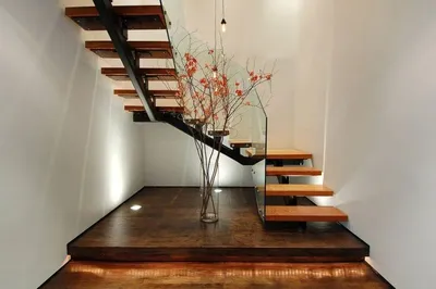 Выбор лестницы на второй этаж для дома или квартиры?