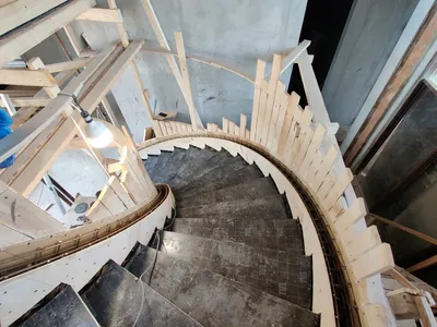 Лестницы на тетивах в Петербурге