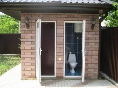 Летний душ и туалет на даче фото фотографии