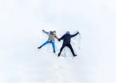 Лежа на снегу: красивые фотографии в формате jpg