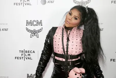 Shocking Transformation: Lil' Kim Looks Unrecognizable In Jaw-Dropping  Photos