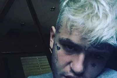 Lil Peep умер три года назад, но все равно продолжает выпускать клипы. Вот  самый нежный из них - OREST