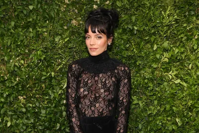 Lily Allen Is Turning the Stage Door Into a Runway | Vogue