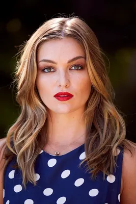 67 рез. по запросу «Lili simmons» — изображения, стоковые фотографии,  трехмерные объекты и векторная графика | Shutterstock