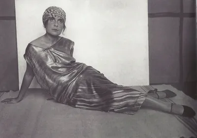 Лиля Брик — одна из самых эпатажных женщин XX века и главная муза Владимира  Маяковского / AdMe