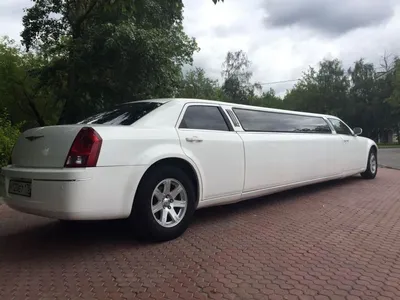 Лимузин Chrysler 300C «White» - описание, фотографии и стоимость аренды  лимузина | Прокат лимузинов \"Лимузин-Тур\"