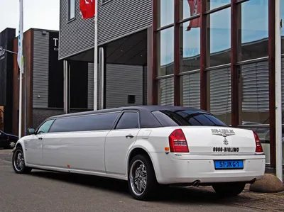 Chrysler 300 C limo | Limousine rental | Budapest airport limousine