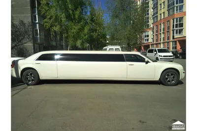 Аренда лимузина Лимузин Chrysler 300С в Екатеринбурге