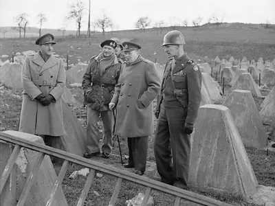 Линия Зигфрида бункер в границе Немецк-француза Стоковое Фото - изображение  насчитывающей историческо, форт: 103087772